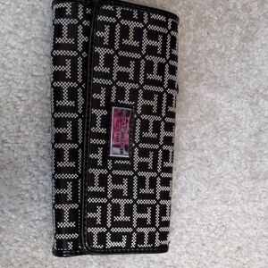 Tommy Hilfiger Black & White Logo Clutch Wallet